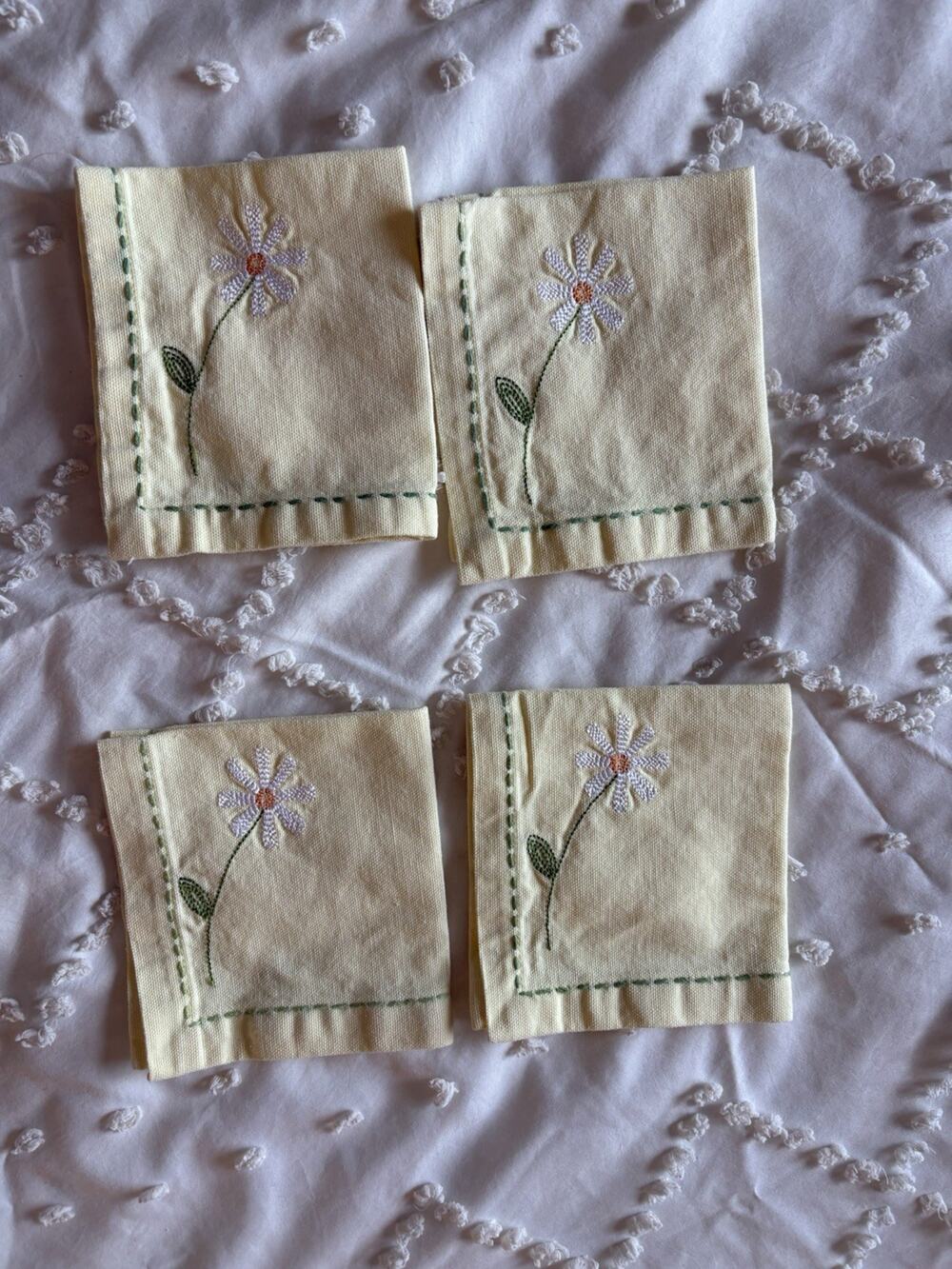 Vintage Embroidered Daisy Cloth Napkins Set of 4 Cotton Table Linens Cottagecore